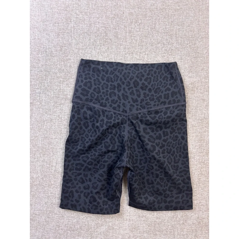 Nike Dri-FIT Women Gray Leopard Print Biker Shorts High Waisted Small
